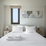 Oceana By Luxlikehome * סאני ביץ'