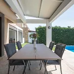 Oceana By Luxlikehome סאני ביץ'